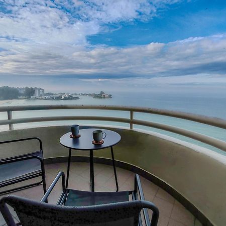 'Newly Refurbished' 'Sunny Seaview' At Regency With 2 Carpark By Shine Stay Петалинг Джая Екстериор снимка