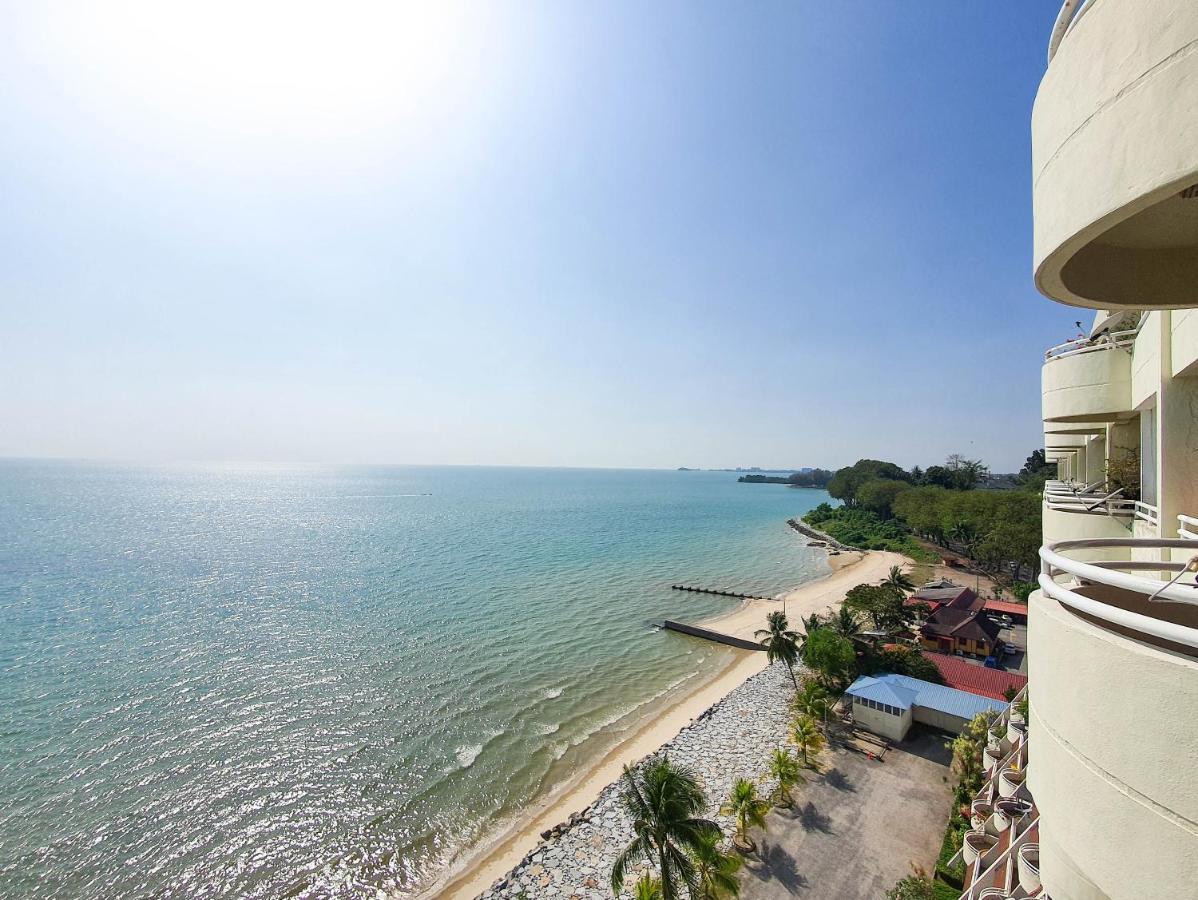 'Newly Refurbished' 'Sunny Seaview' At Regency With 2 Carpark By Shine Stay Петалинг Джая Екстериор снимка