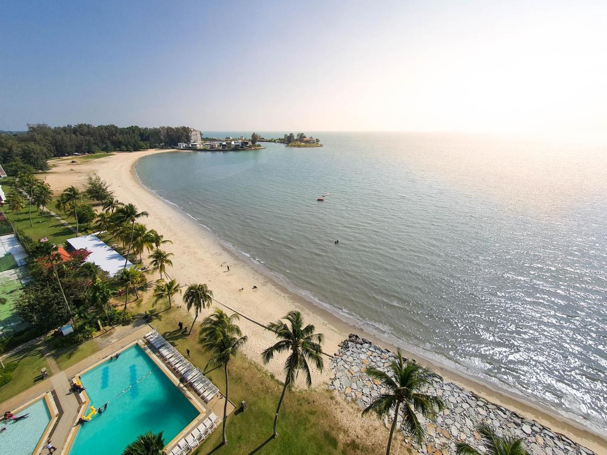 'Newly Refurbished' 'Sunny Seaview' At Regency With 2 Carpark By Shine Stay Петалинг Джая Екстериор снимка