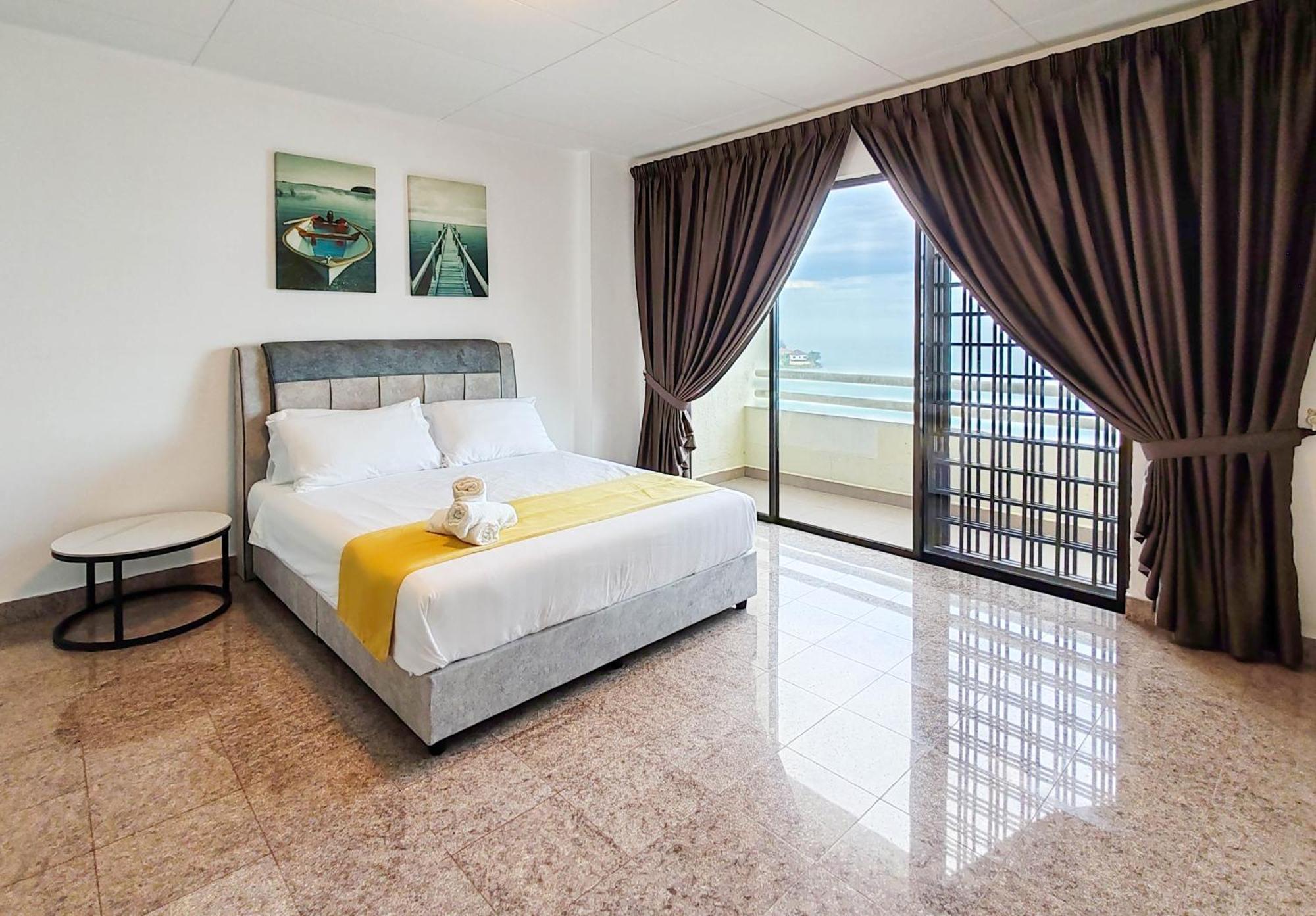 'Newly Refurbished' 'Sunny Seaview' At Regency With 2 Carpark By Shine Stay Петалинг Джая Екстериор снимка